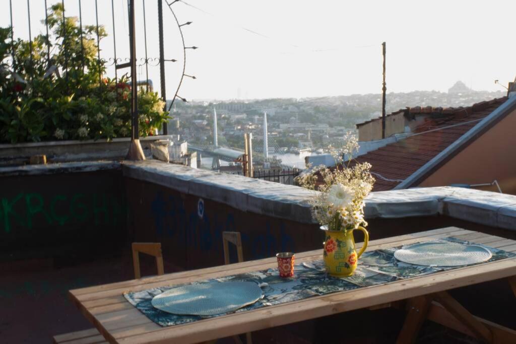 Апартаменты Sincere Istanbul Experience In Galata Area. Экстерьер фото